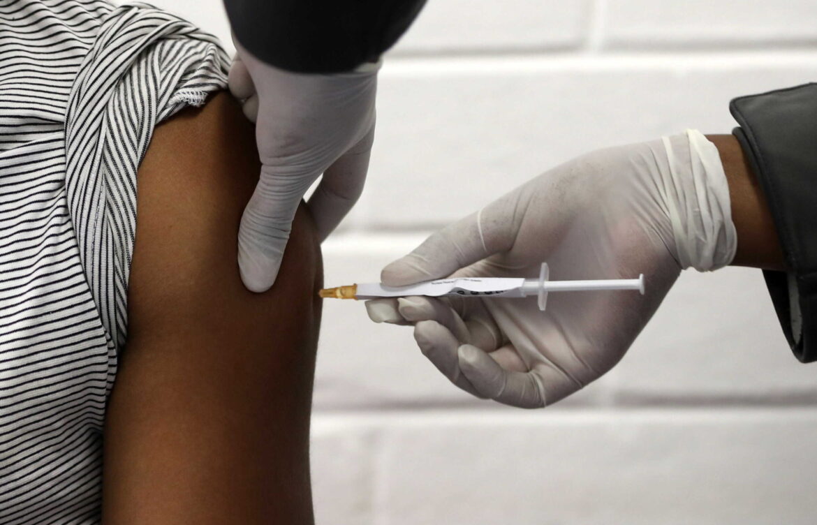 EU espera vacunar a partir del 12 de diciembre y abatir la pandemia en mayo