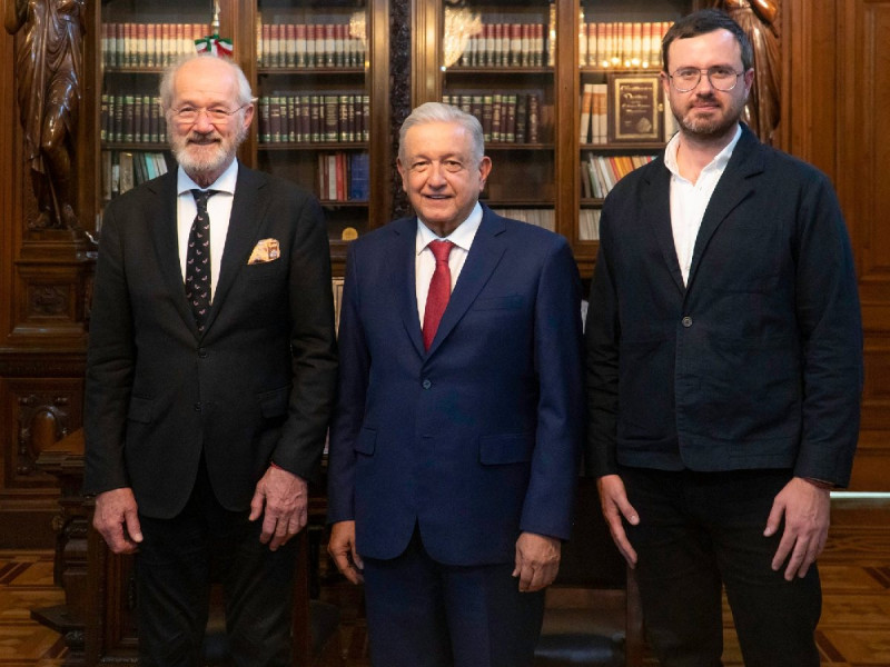 López Obrador se reúne con familiares de Julian Assange; lo “seguiremos defendiendo”