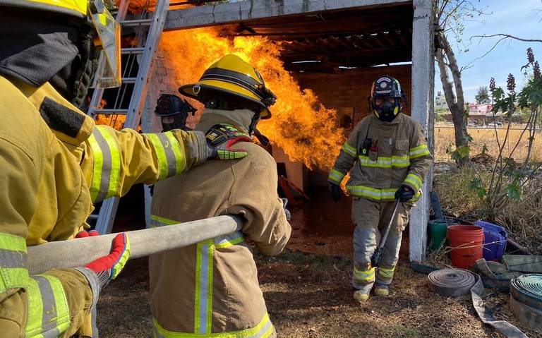 Invertirán 140 mdp en bomberos michoacanos