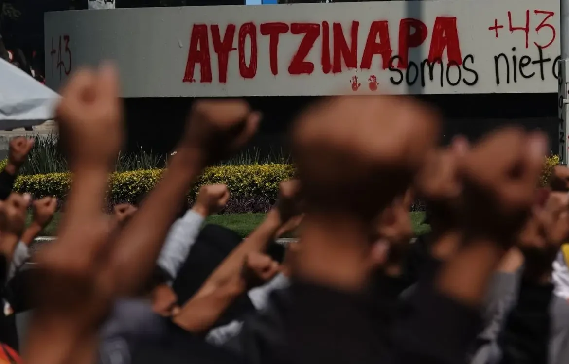 Múltiples detenidos tras la muerte de normalista de Ayotzinapa a manos de la policía