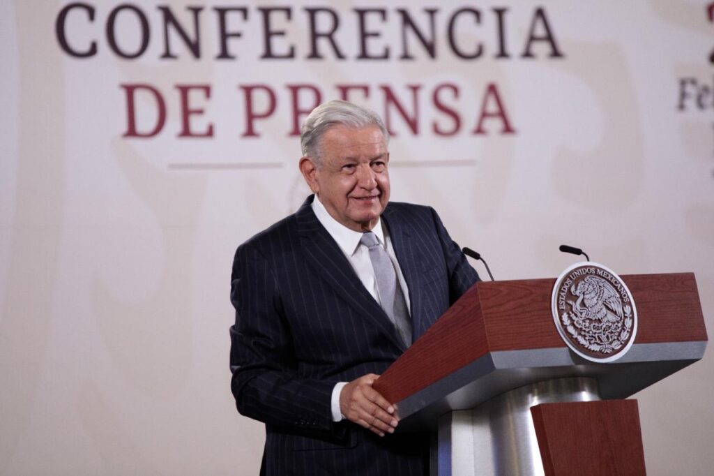 AMLO presume creación de 84 mil empleos en abril; suman 22.3 millones ante el IMSS